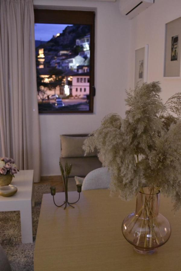 Aria Apartment Berat Kültér fotó
